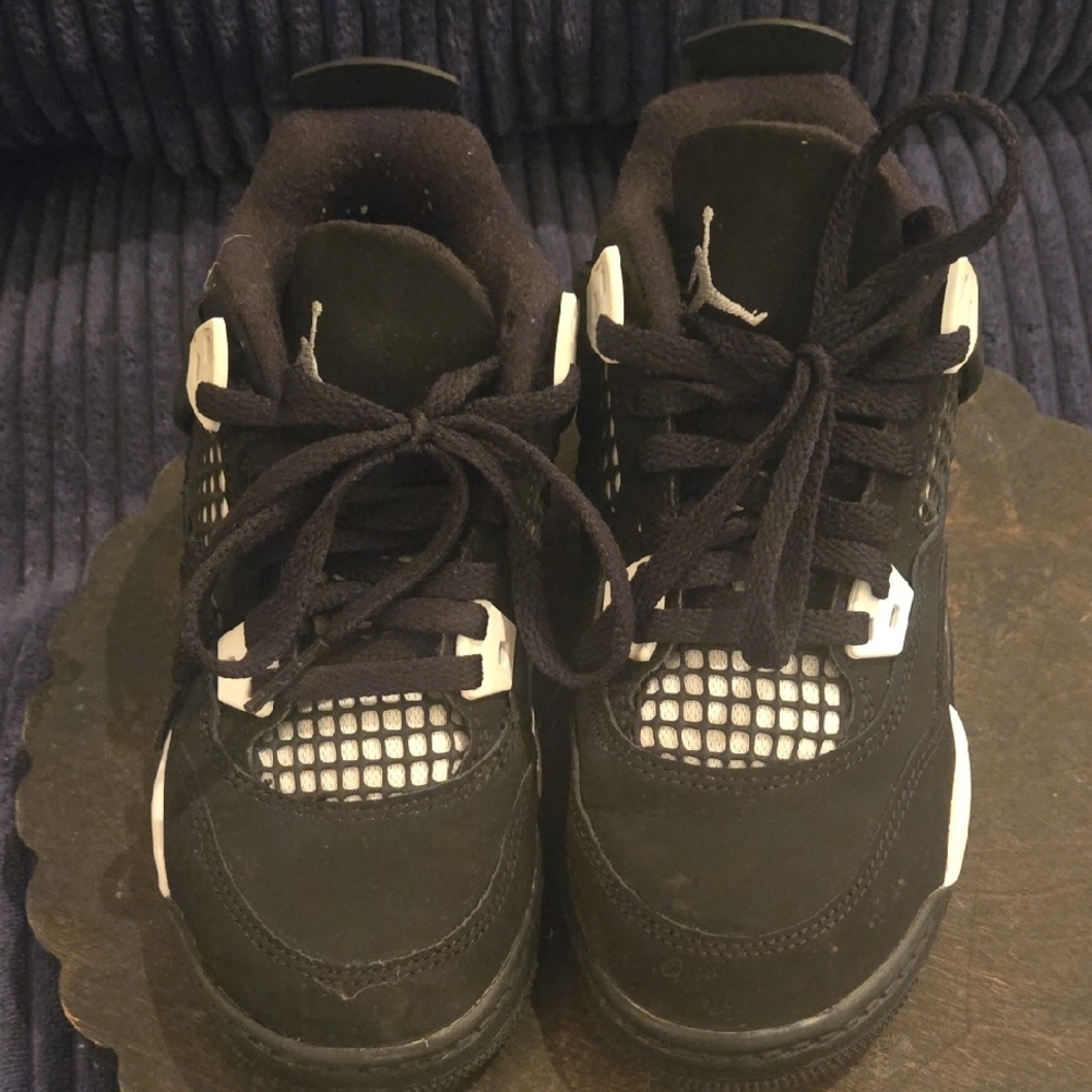 Jordan 4 Suede